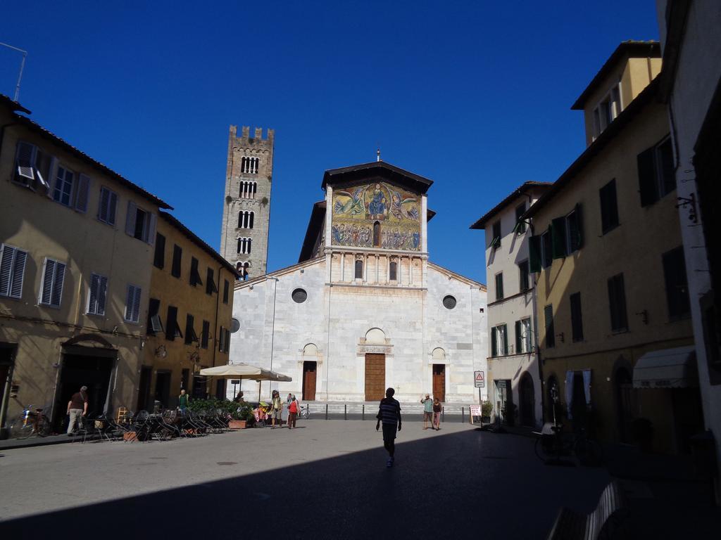Liz Beth Daire Lucca Oda fotoğraf
