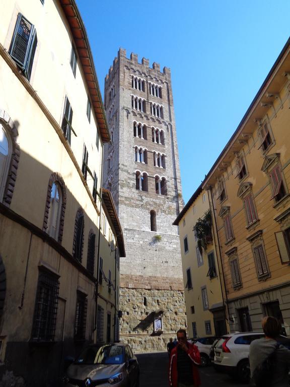 Liz Beth Daire Lucca Oda fotoğraf